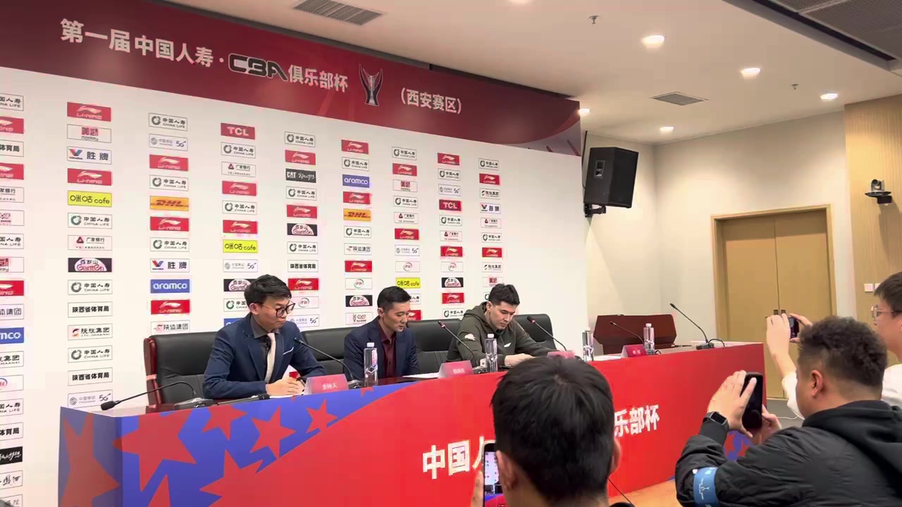 ag九游会亚洲真人第一品牌刘炜：末节限制布莱德索做得不是很好 总的来说对表现比较满意