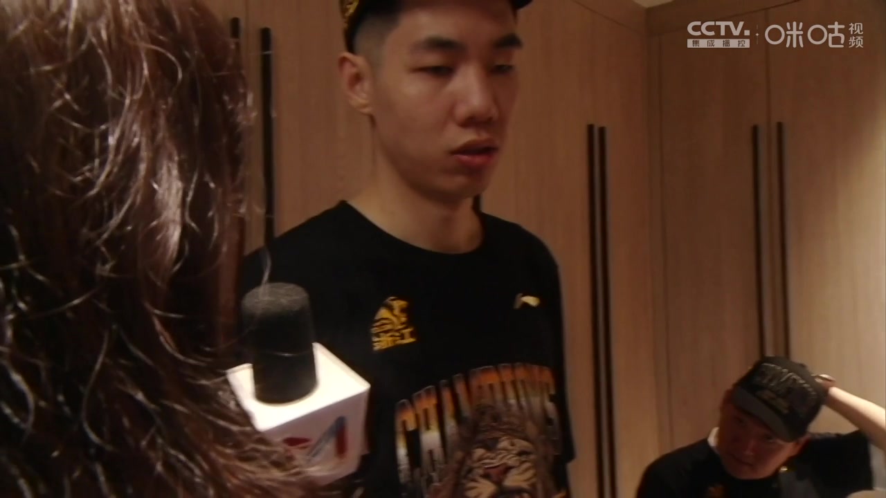 j9九游会老哥俱乐部交流一切都值得！朱俊龙：总冠军是每个人的梦想 享受这一刻